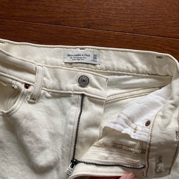 ABERCROMBIE & FITCH ‘70s Vintage Flare Ultra High Rise White Jeans 24S/00Short - Picture 3 of 4